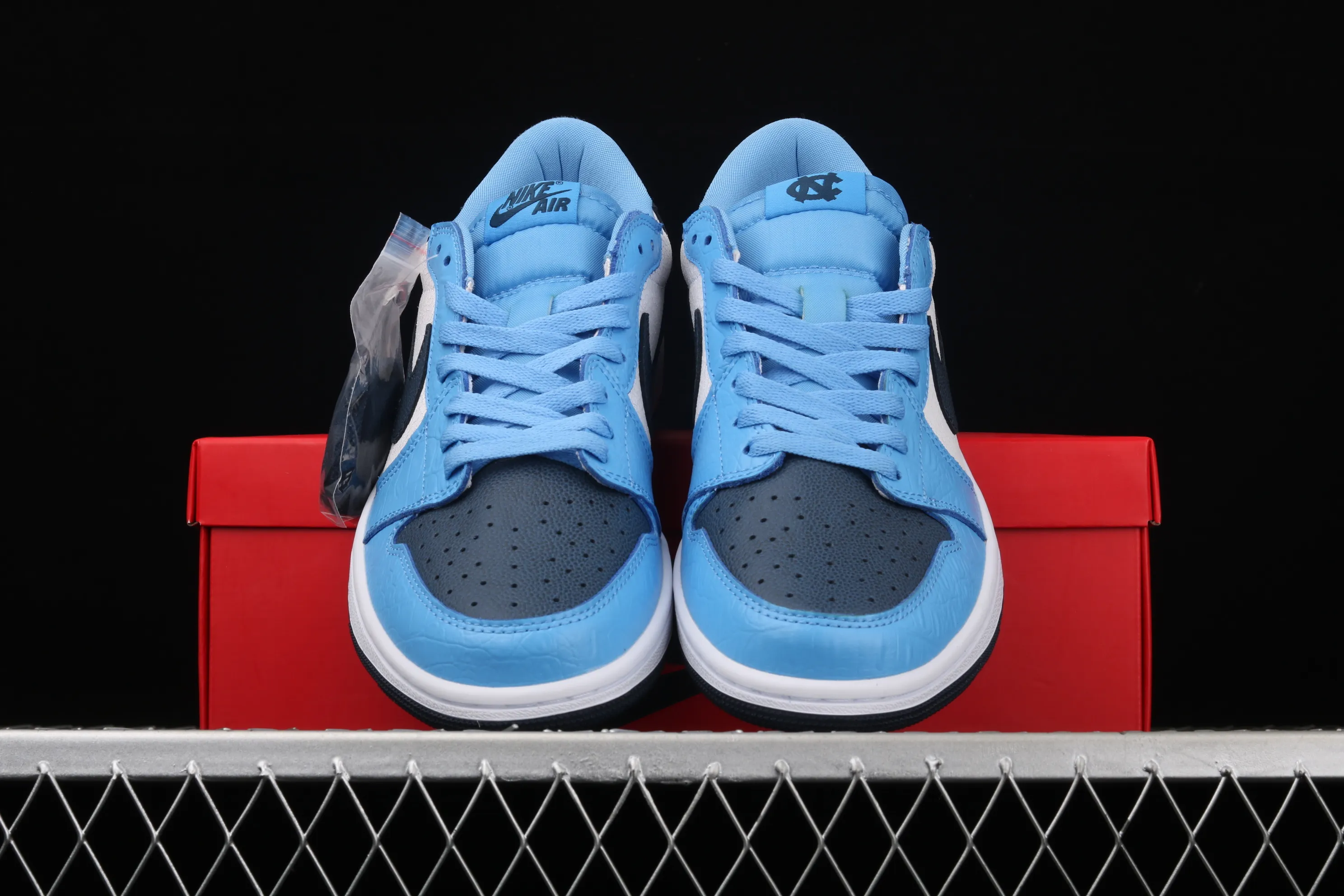 All categories Air Jordan Jordan series basketball shoes Air Jordan 1 Low Air Jordan 1 Low AJ1 Joe 1 relatives and friends North Carolina blue low-top casual sports sneakers CZ0356-200